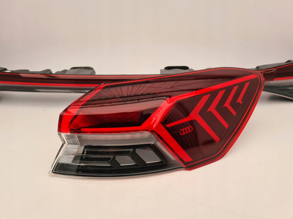 фото №7, Лампа задня середня права audi q4 e-tron 89a945095 89a945070