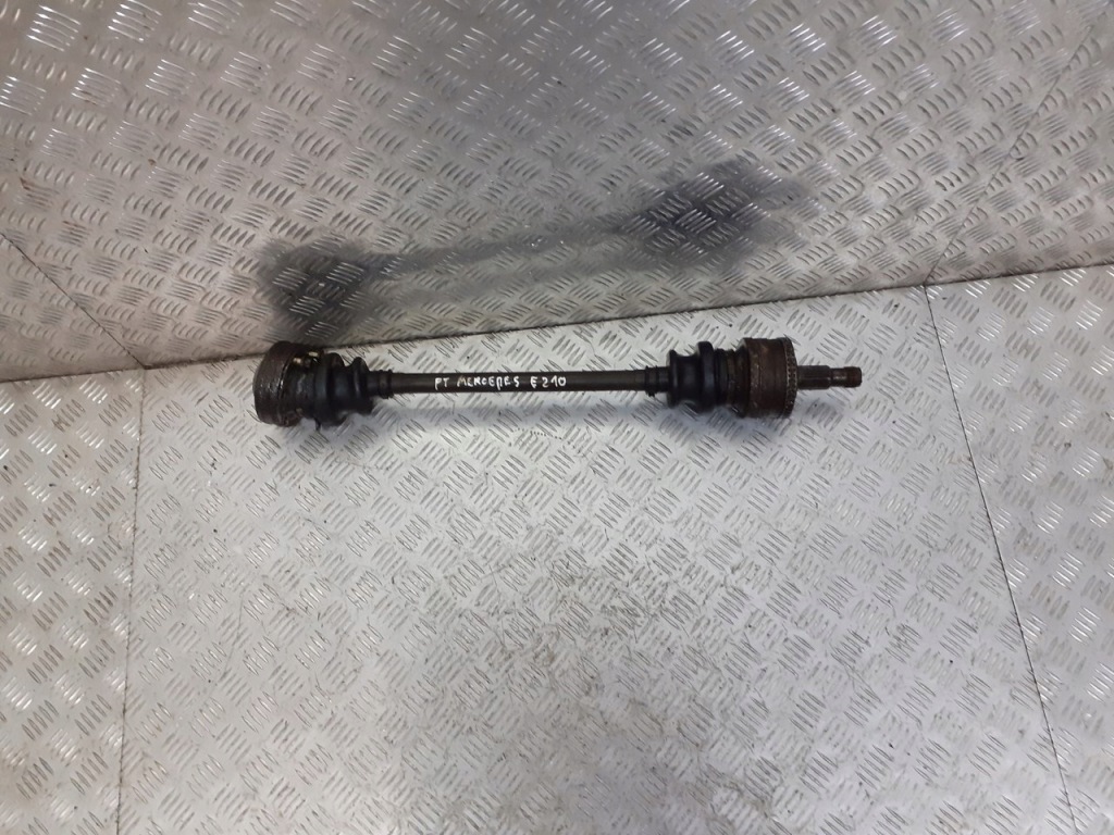 Купить Приводной вал правый  задняя mercedes e210