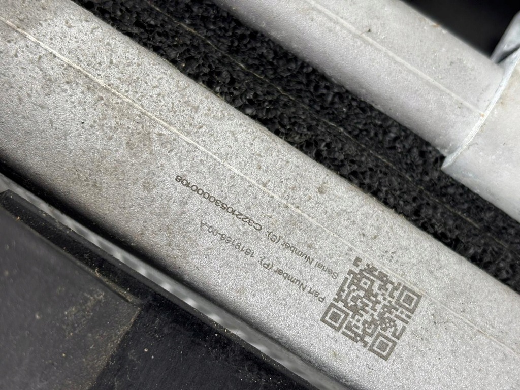 фото №6, Tesla 3 s plaid радіатор комплект оригінал жалюзі 2021r. 1589350-00-a