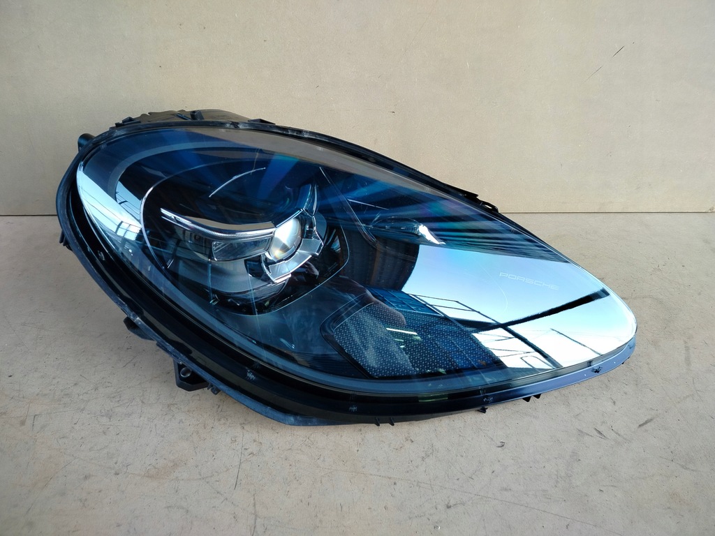 фото №1, Porsche macan full led excl ece rv лампа правая