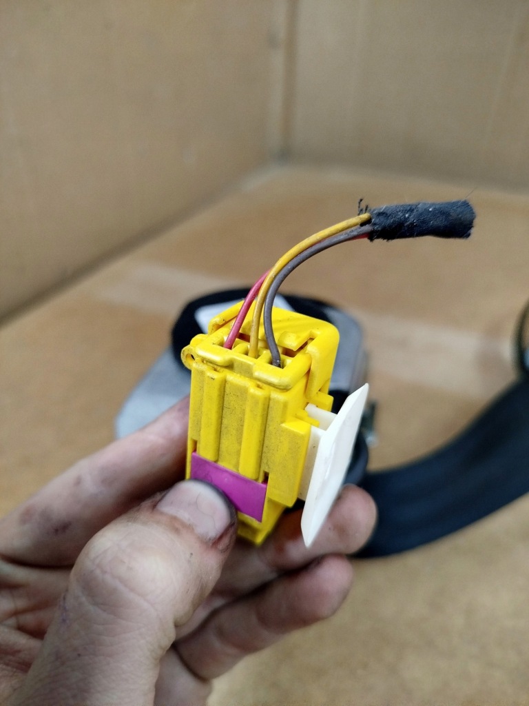 фото №4, Pas безопасности правый перед volkswagen fox 5z0857706a