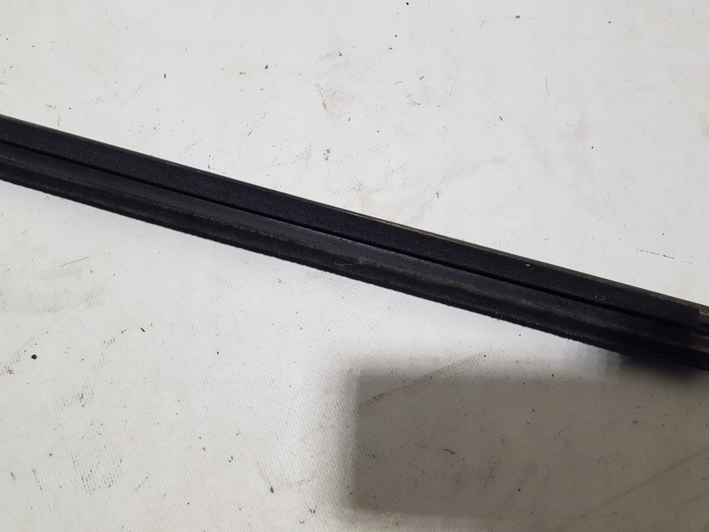 Молдинг двері жабо ущільнювач правий задній задня mercedes ml w164 Київ