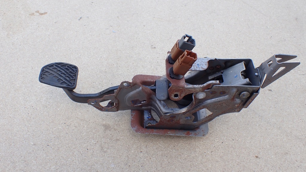 фото №1, Педаль гальма nissan note e12