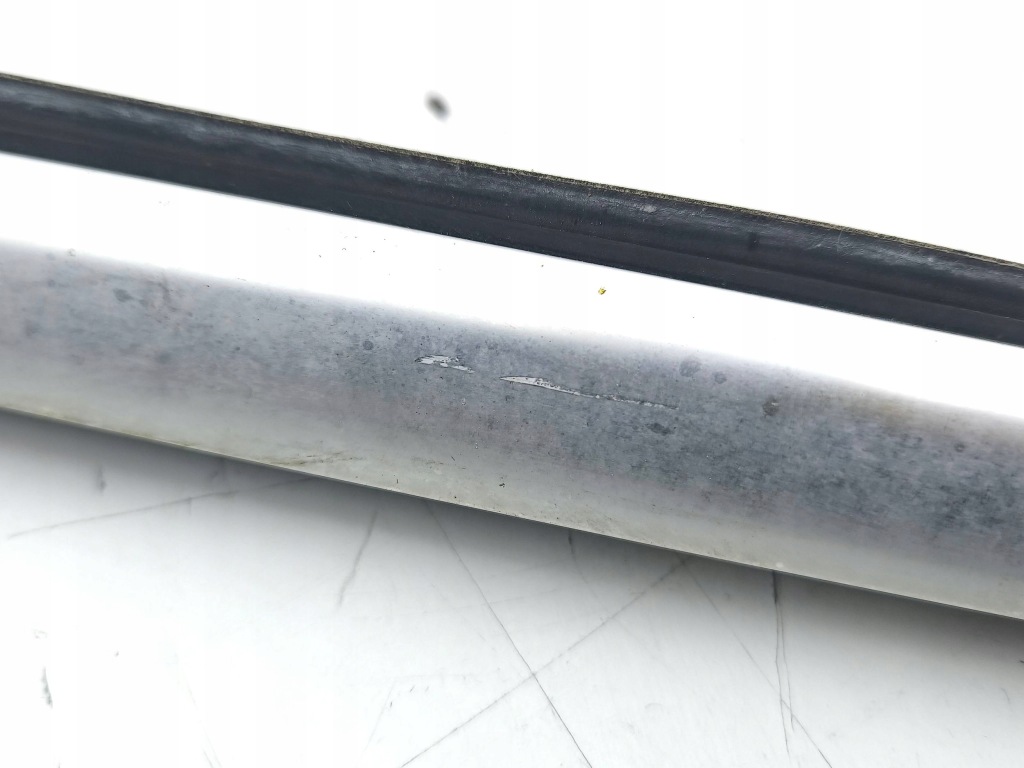 Mercedes-benz a w177 2019 молдинг скло двері передніх 1060001641 в Україні