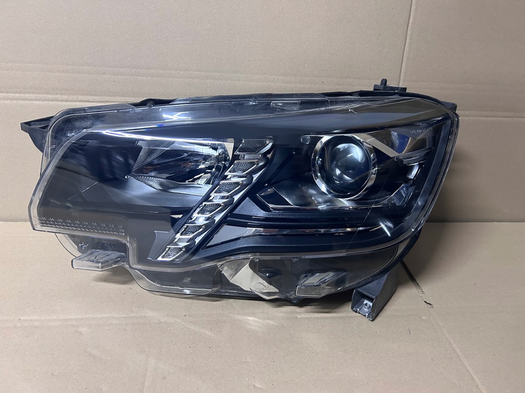 фото №1, Лампа левая peugeot rifter led линза демонтаж перед передняя