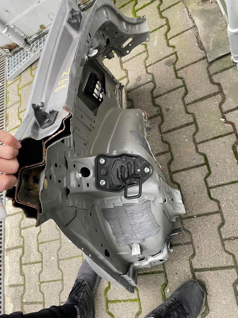 Toyota c-hr chr 2016- четвертина права задні Зі Шроту