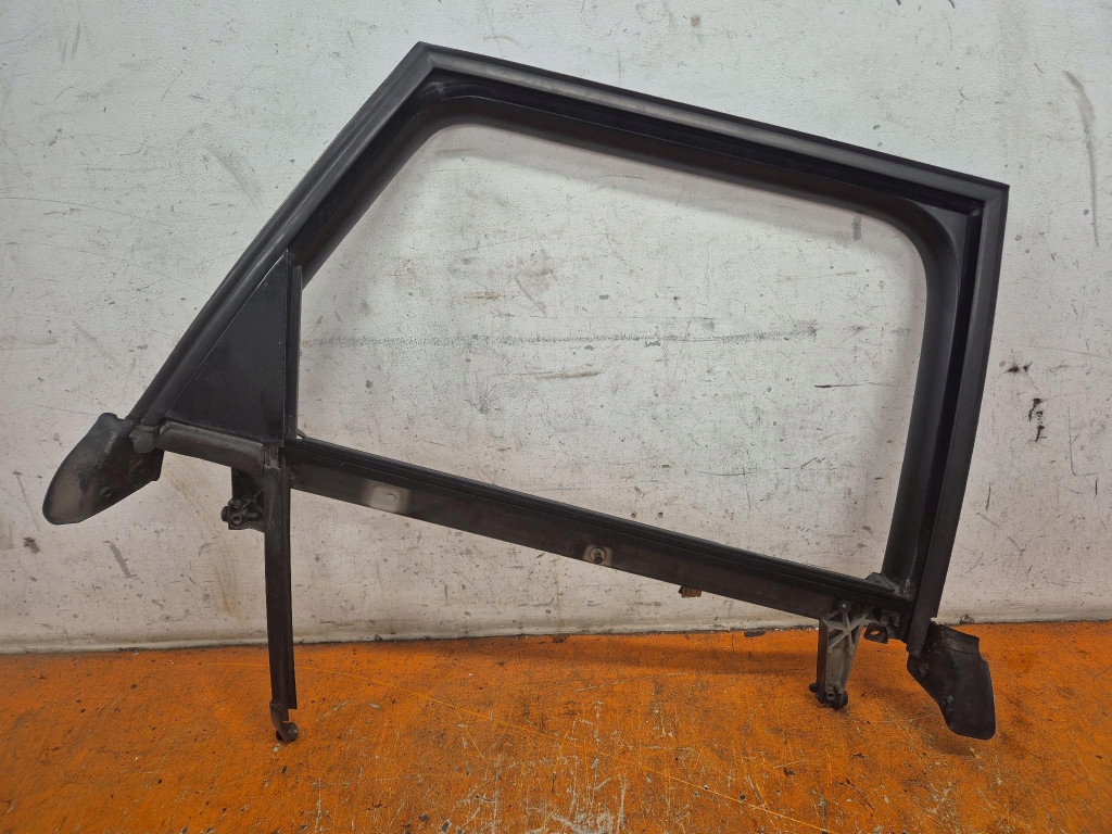 фото №1, Audi a4 b6 1.9tdi рамка дверь правая задняя правый задняя