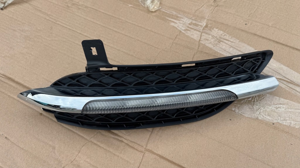 Купить Mercedes w246 b klasa фонарь  led правый решётка хром