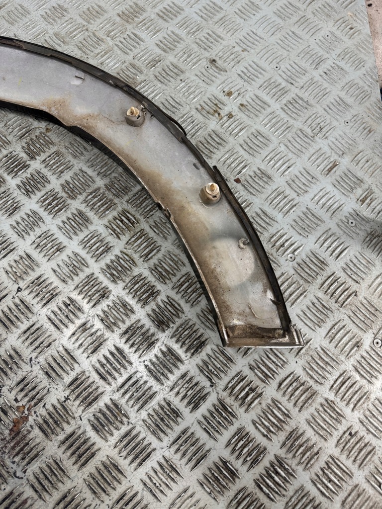 фото №10, Молдинг крыла левый перед 3d mitsubishi pajero iv 4 07r.-