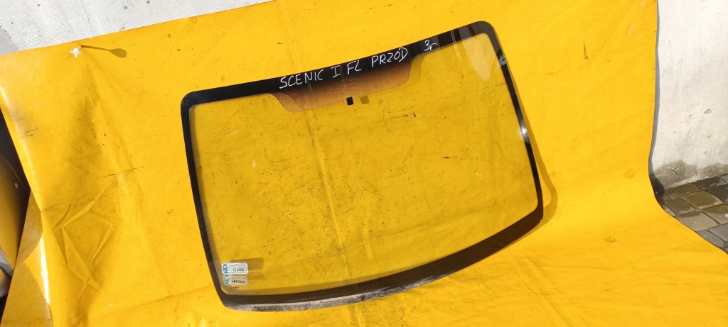 Скло передня renault scenic 1 рестайлінг  99-03r 03r . Зі Шроту