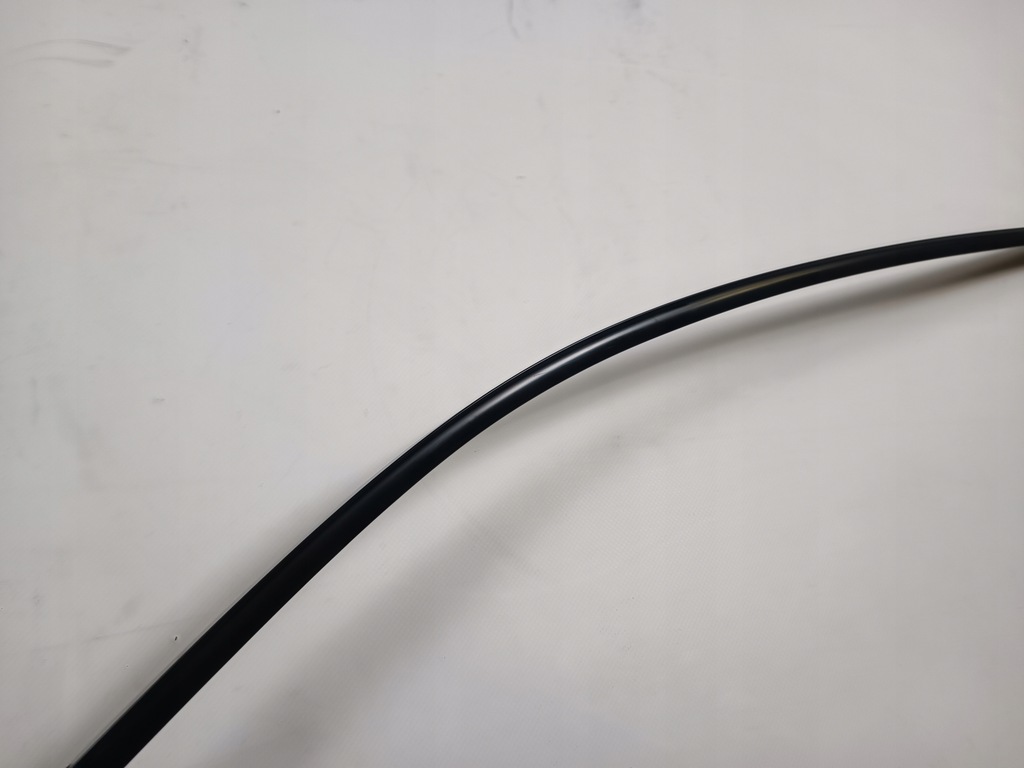 фото №4, Рамка молдинг прокладка стекло правая challenger 2015