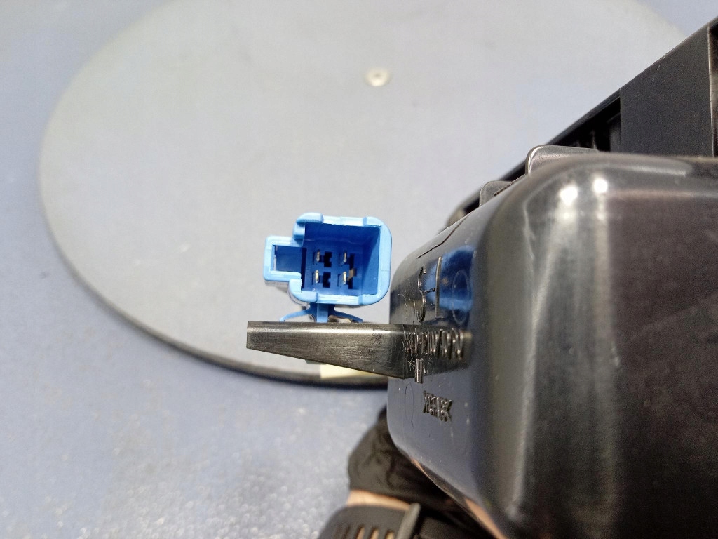 фото №13, Toyota corolla x e15 06- пепельница 55440-12100