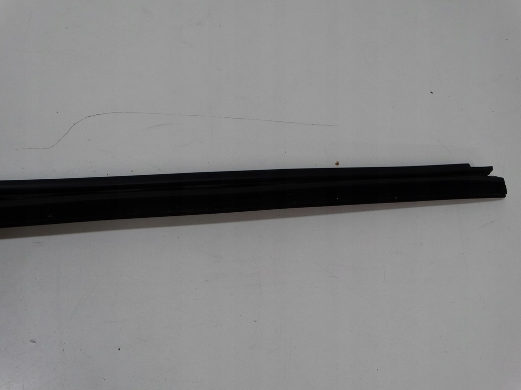 фото №6, Молдинг ущільнювач правий перед renault laguna iii