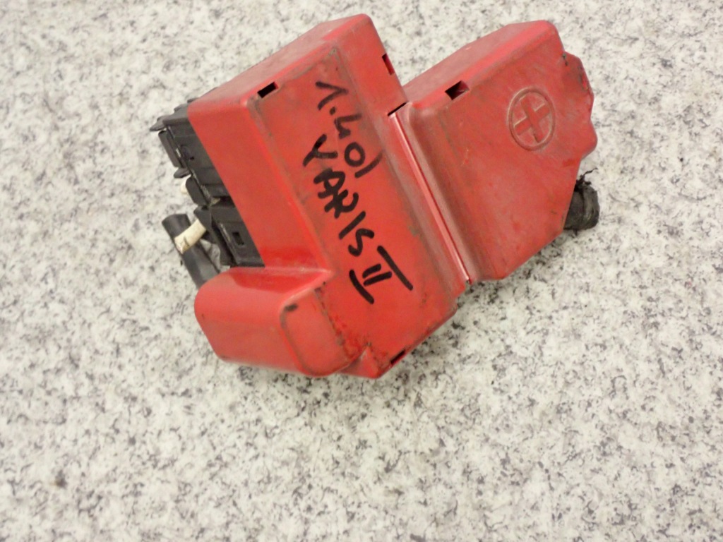 фото №1, Toyota yaris ii 1.4 d4d 06- клемма предохранители