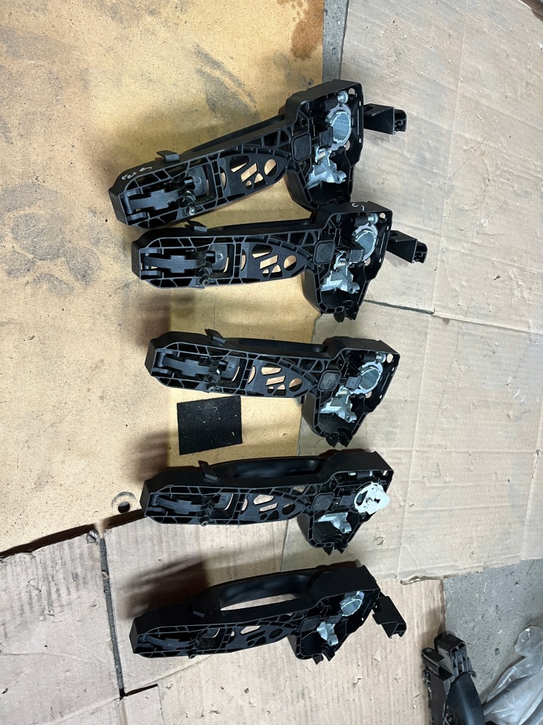 A9077600400 ручка дверь правая mercedes sprinter 18-24 rok оригинал Цена