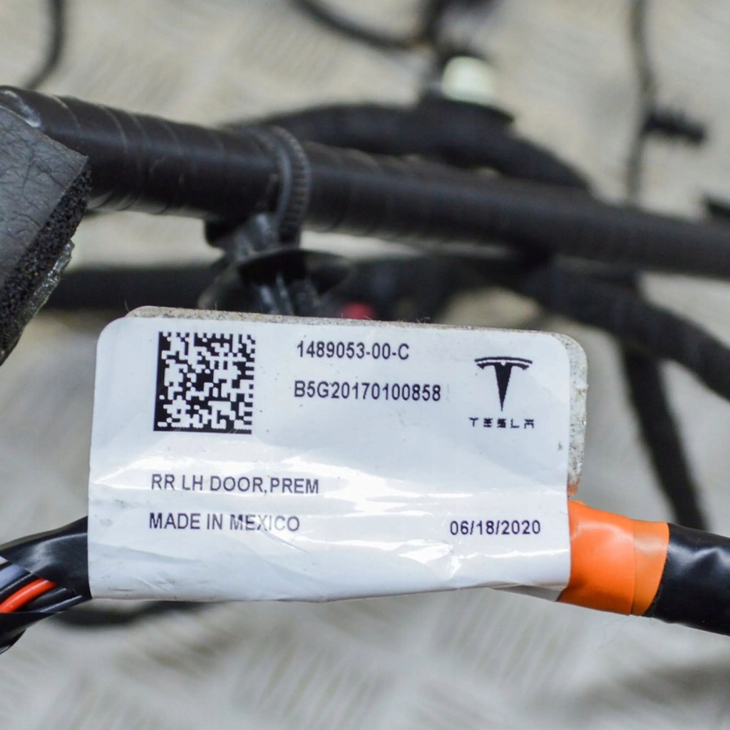 фото №7, Tesla model y 2020 ліва сторона джгут трубопровід двері задніх