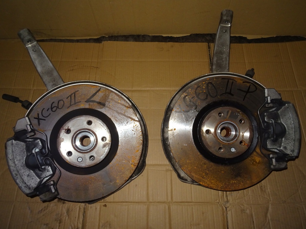 фото №1, Volvo xc60 ii поворотный кулак левая правая