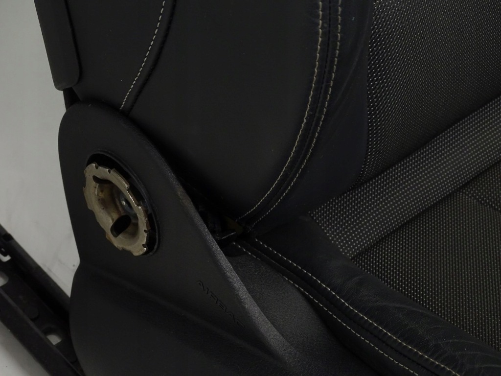 Kpl сидіння заднє сидіння оббивка шкіра напівшкіра audi a3 8v 5d sb 5двері s-line Київ