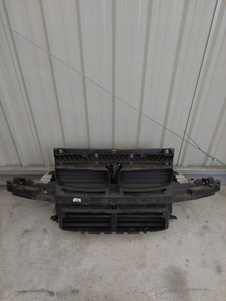 фото №1, Bmw 2 f46 f45 pas передний жалюзи балка зона