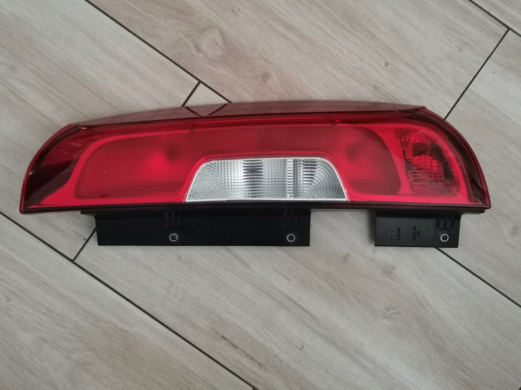 фото №7, Лампа правая задняя 52044715 fiat doblo ii