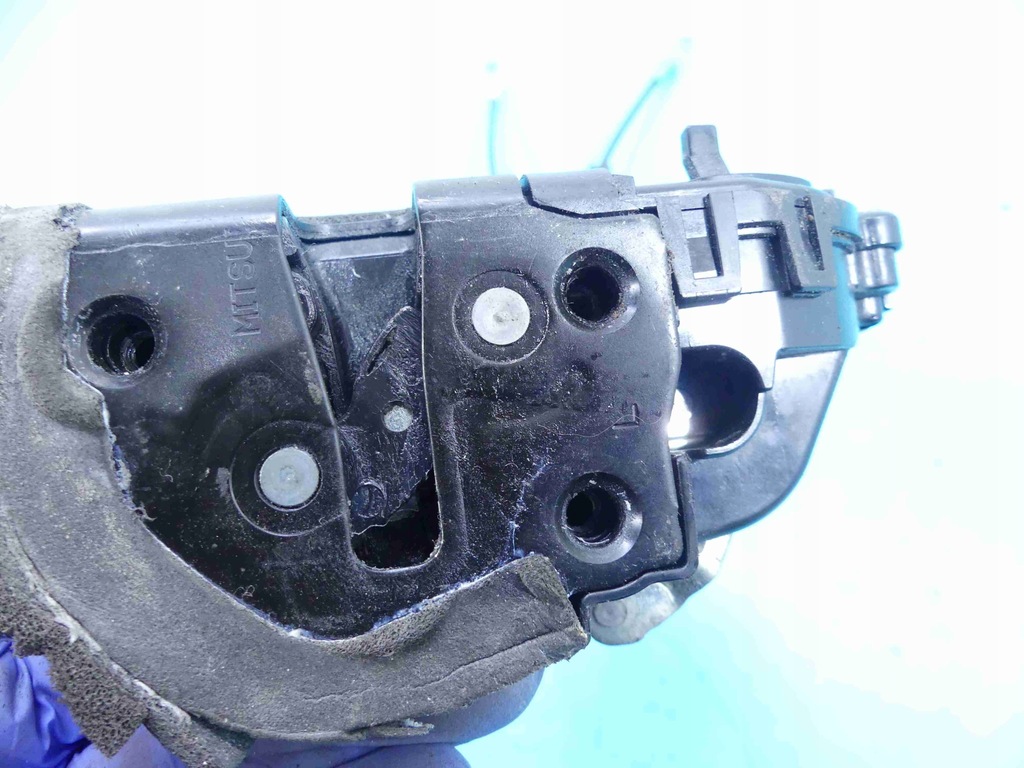 фото №8, Замок задняя левый 8 pin lexus gs iii 05-12 eu