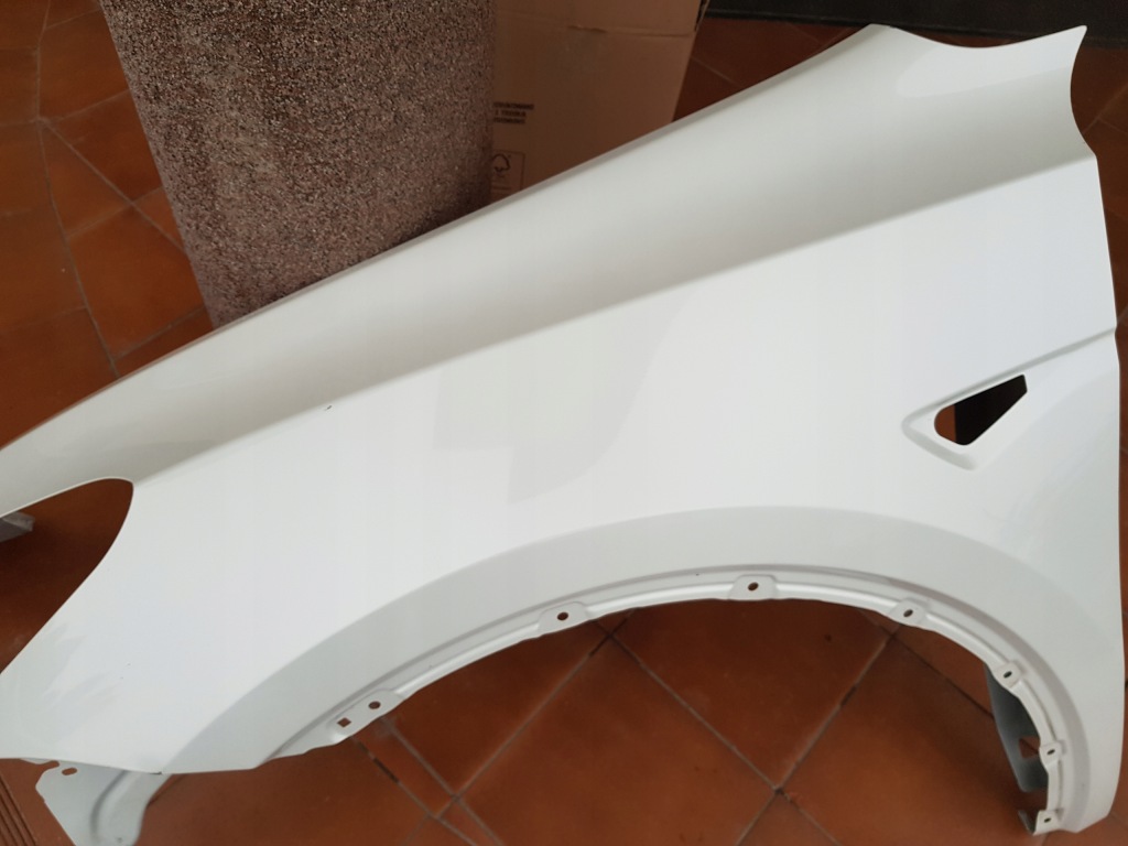 Купити Tesla model y 20- крило ліве передній перед