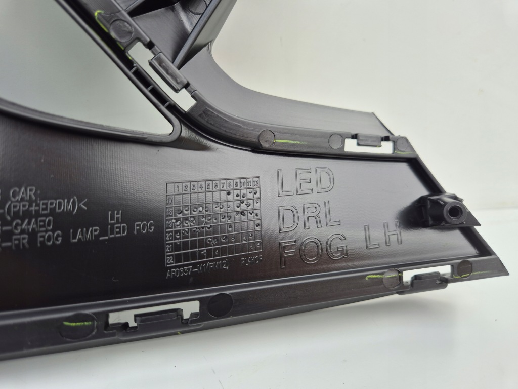 Решітка бампера перед ліва hyundai i30 3 2017- 86563-g4ae0 в Україні