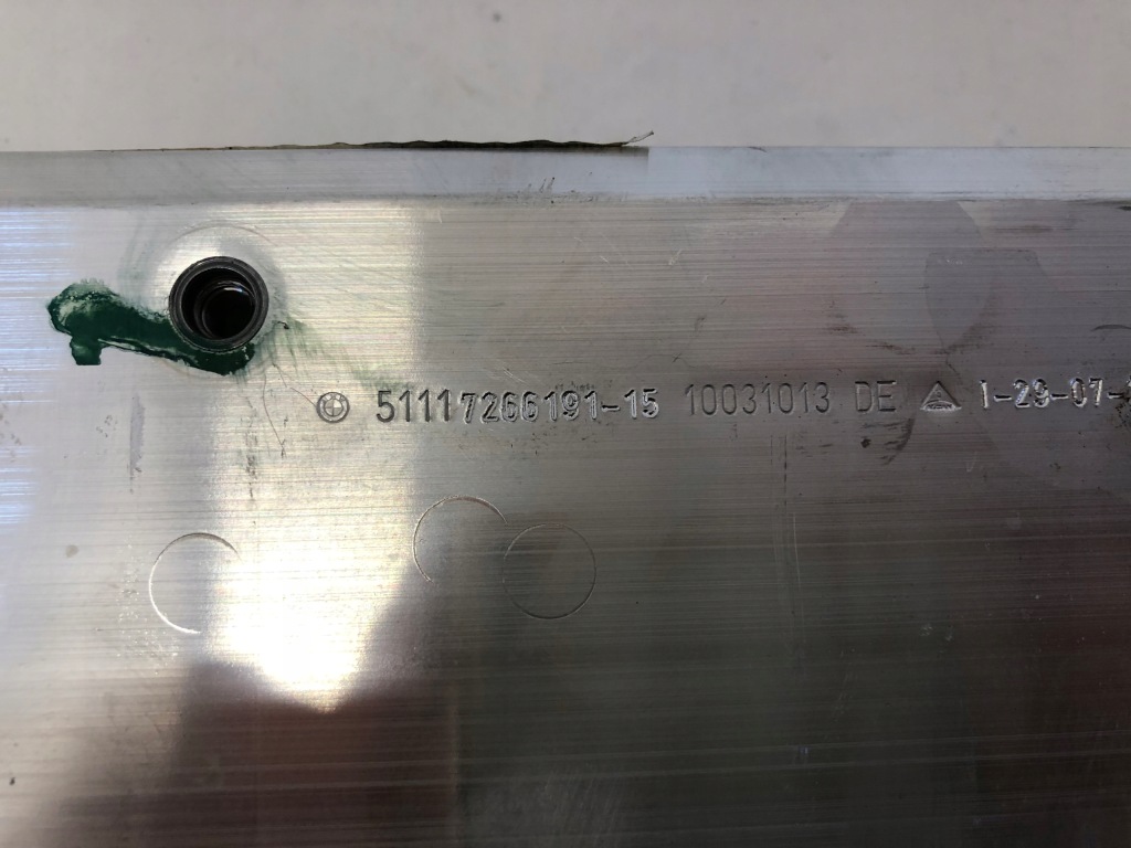 Оригінальна кронштейн  бампера ліва bmw f20 f30 Оригінал