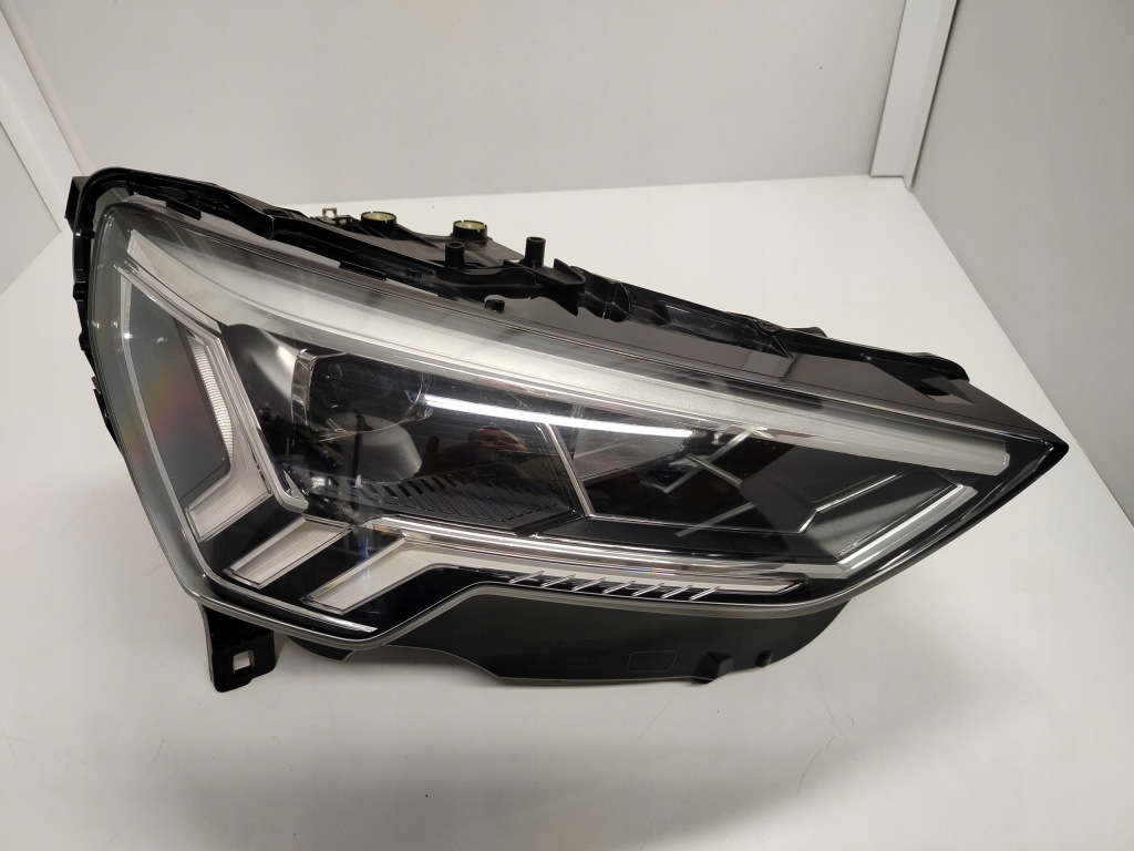 Купити Audi q3 83a 2 full led фара правий