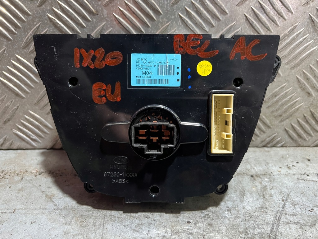 фото №7, Hyundai ix20 панель кондиционера обдув bez кондиционер