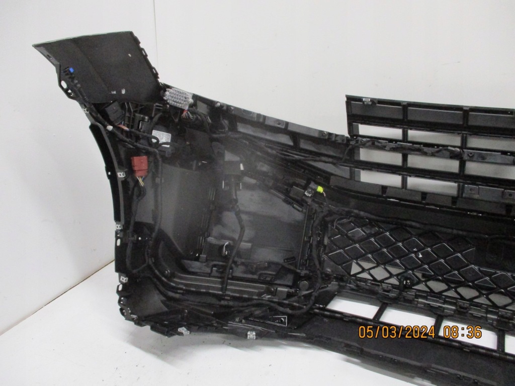 Бампер vw touareg 760 r-line 23r рестайлінг  6pdc камера ксенон передній Оригінал