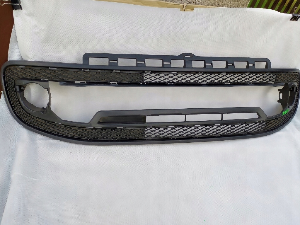 фото №1, Vw up 1s0 lift решётка радиатора решётка радиатора 1s0853677f 2016-2019