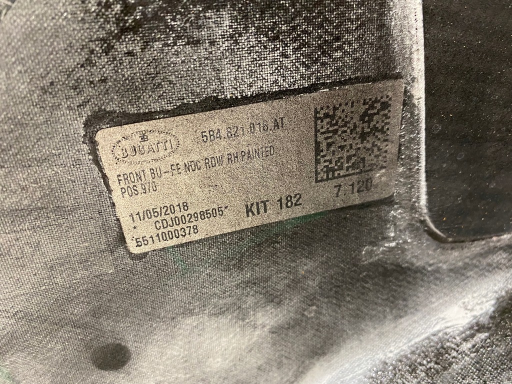фото №6, Bugatti chiron карбон правый крыло 5b4821018at