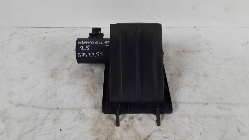 Nissan navara iii 2.5 кришка корпус фільтра повітря 6742258 Зі Шроту