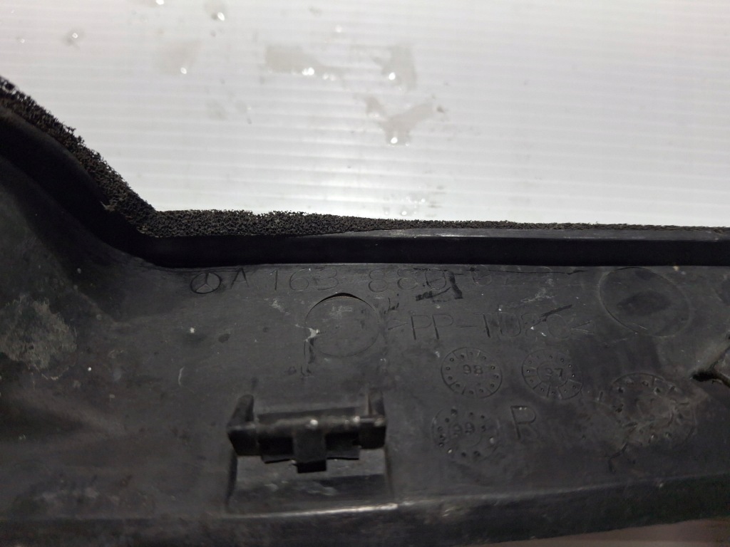 Mercedes w163 ml прокладка крыло левый перед 1638800222 Недорого