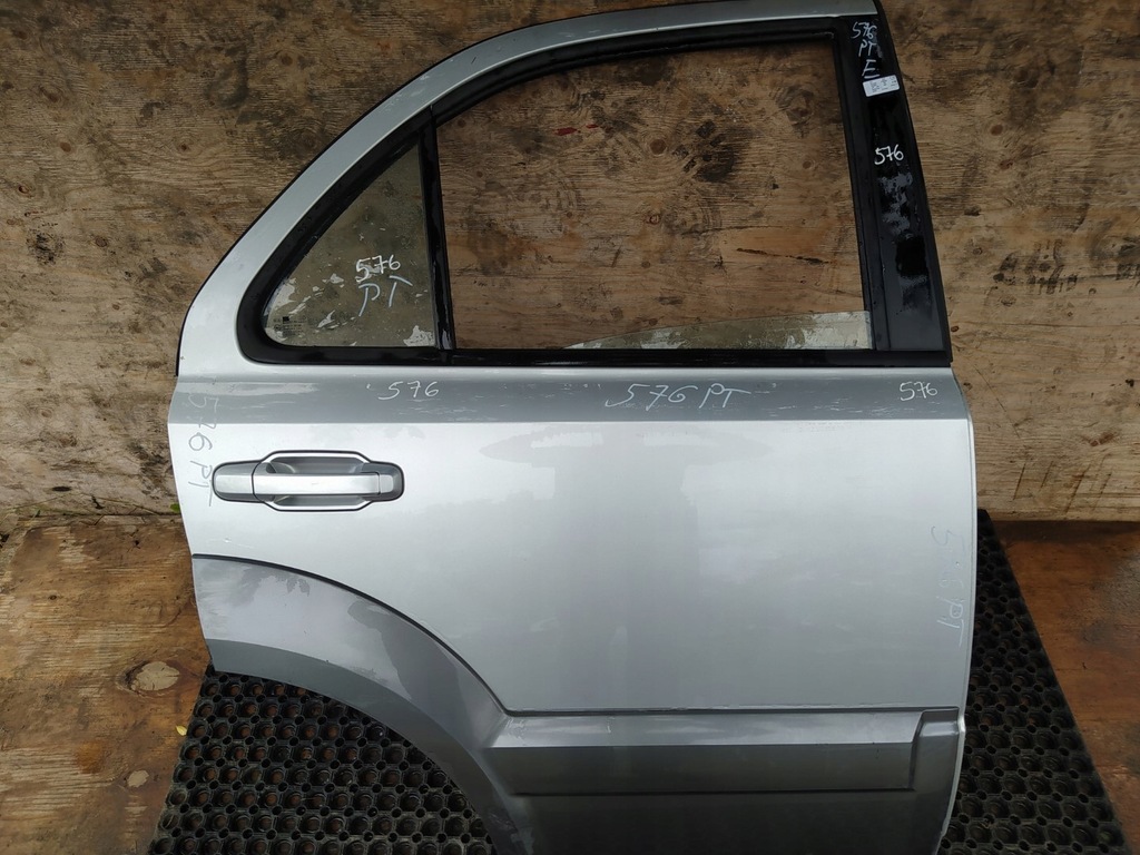 фото №1, Kia sorento i suv дверь задняя правый aw