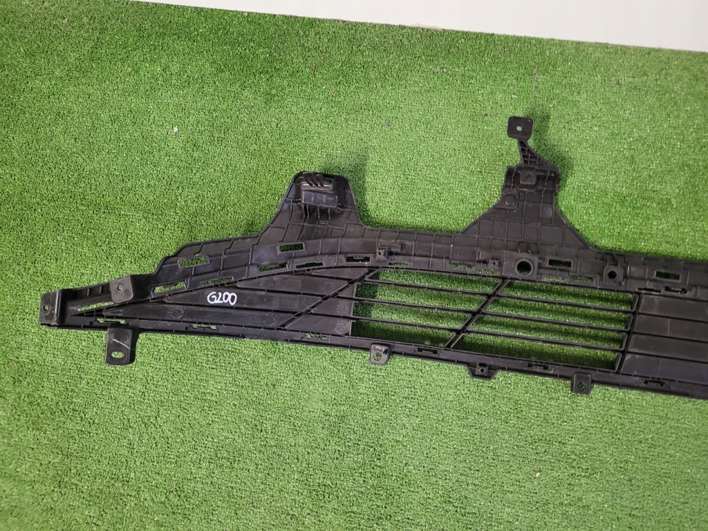 Hyundai tucson решётка бампера средняя на радар заглушка 86531-n7020 Недорого