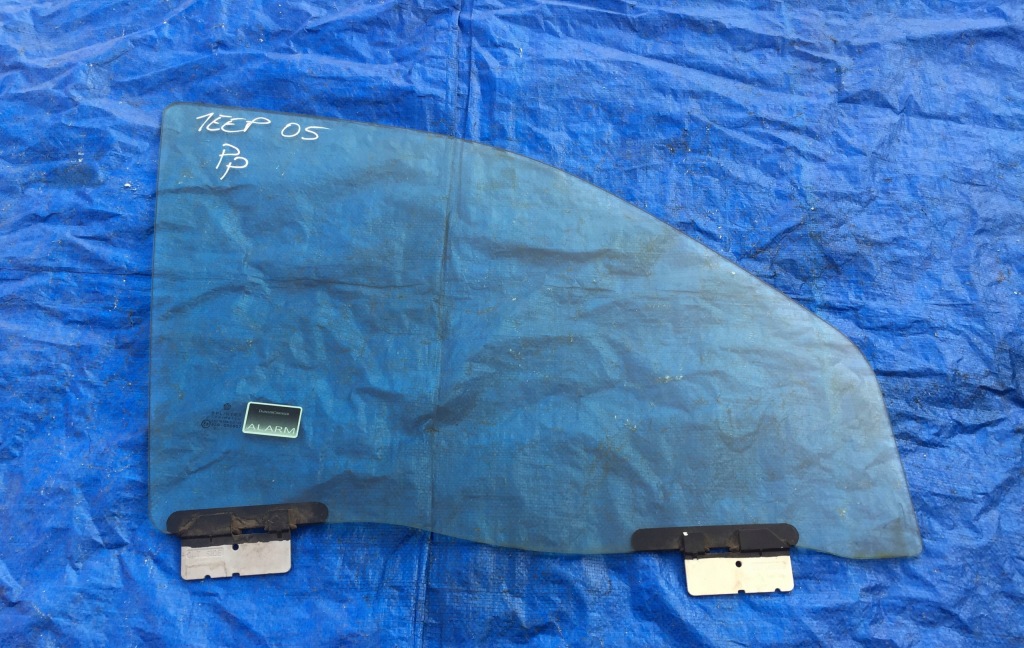 фото №1, Jeep grand cherokee wk 05 06 стекло с дверь