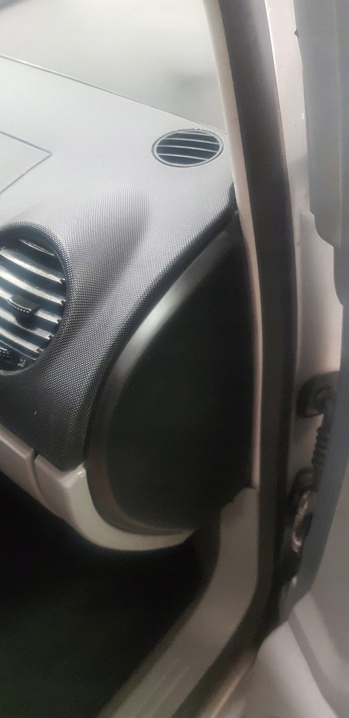 фото №1, Vw new beetle боковая заглушка консоли правая левая