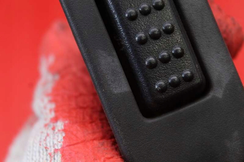 фото №6, Ручка кнопка задний стекло hyundai santa fe 1 i 04-13