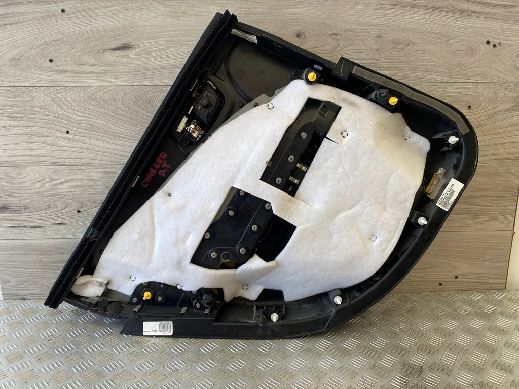 фото №8, Dodge charger vii usa 2015- обшивка дверь задний правый задняя 5sd92dx9ab