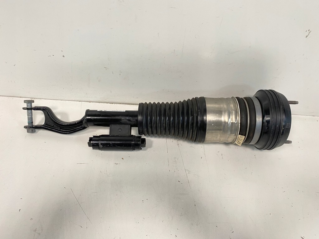 фото №1, Пневмоподушка амортизатор правый перед передний 4-matic mercedes s klasa 223 w223