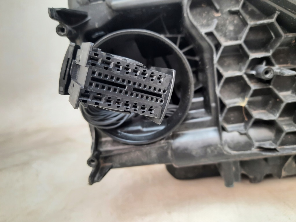 фото №10, Porsche cayenne 17- лампа права перед 9y0941034aa