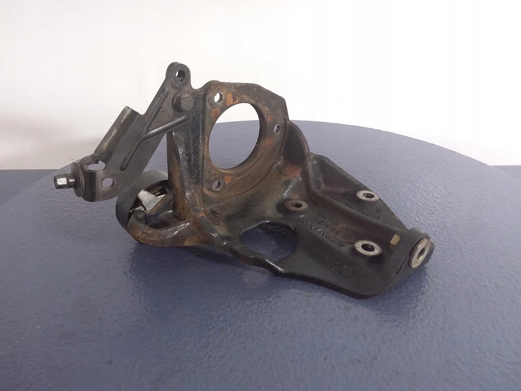 фото №1, Volvo s80 2.5d tdi кронштейн кронштейн насоса впрыска