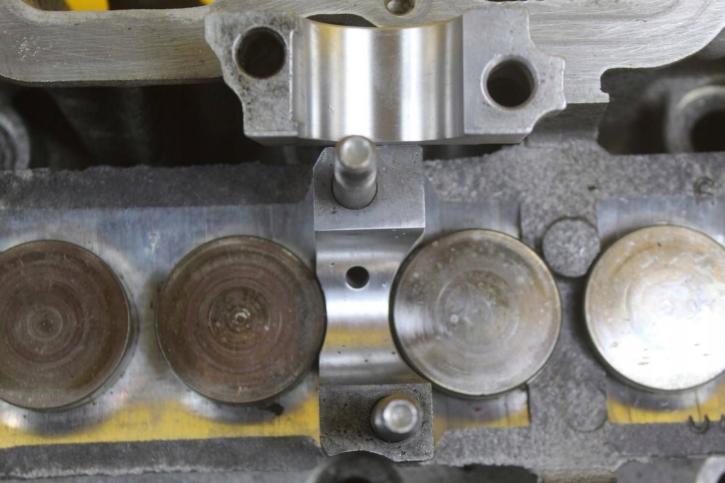 Головка двигателя vw transporter t4 caravelle multivan 2.4 d aab 074103373 в Украине