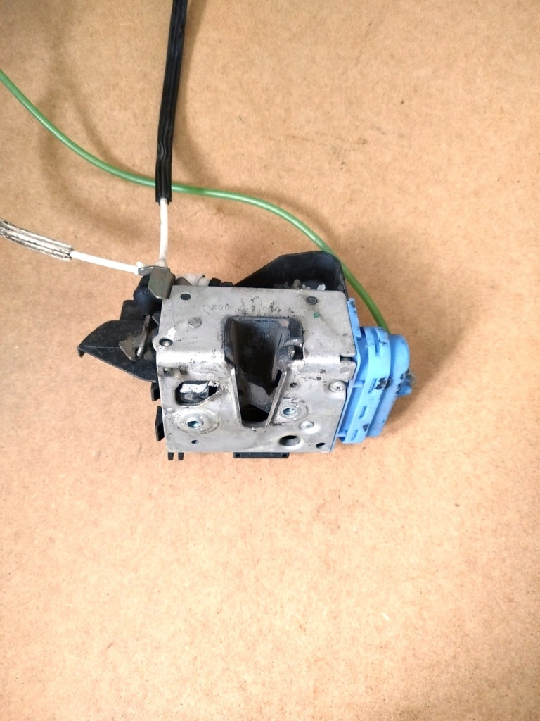 фото №2, Замок дверь правый задняя audi a6 c4 sedan