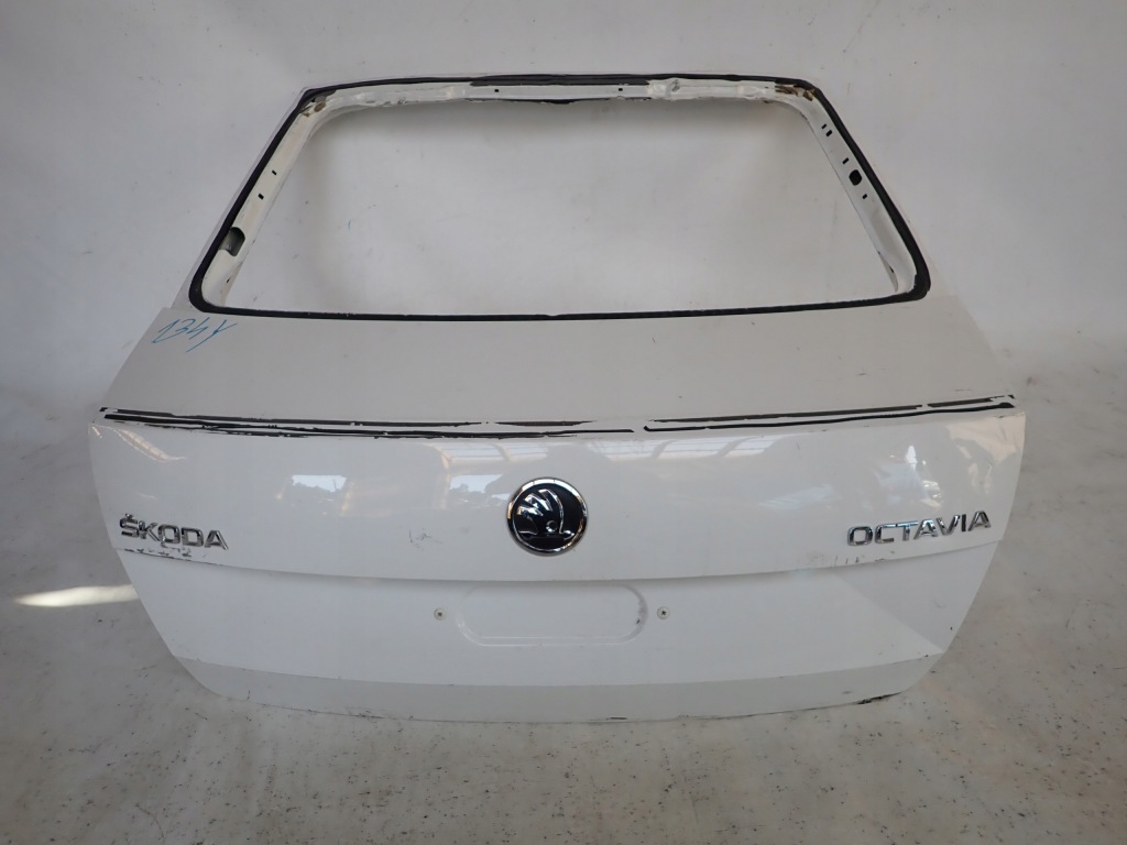 фото №1, Skoda octavia iii hb 12- крышка багажника багажника задняя