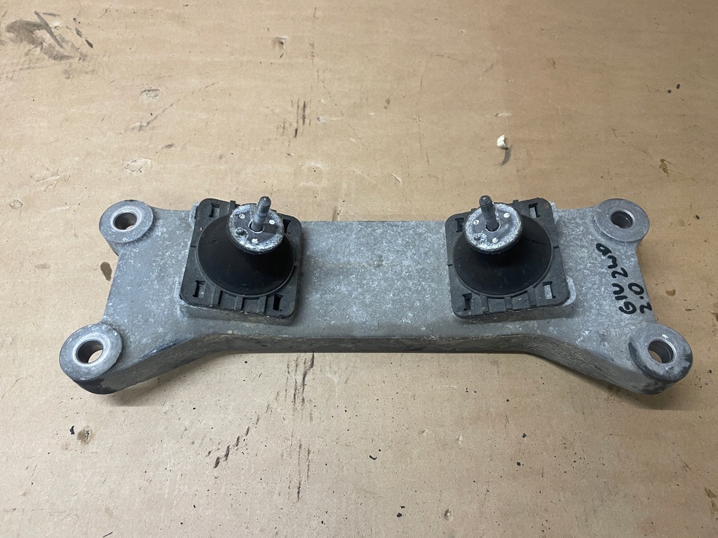 фото №1, Alfa romeo giulia 2.0 tb 782216150885 кронштейн коробки передач автоматична коробка передач