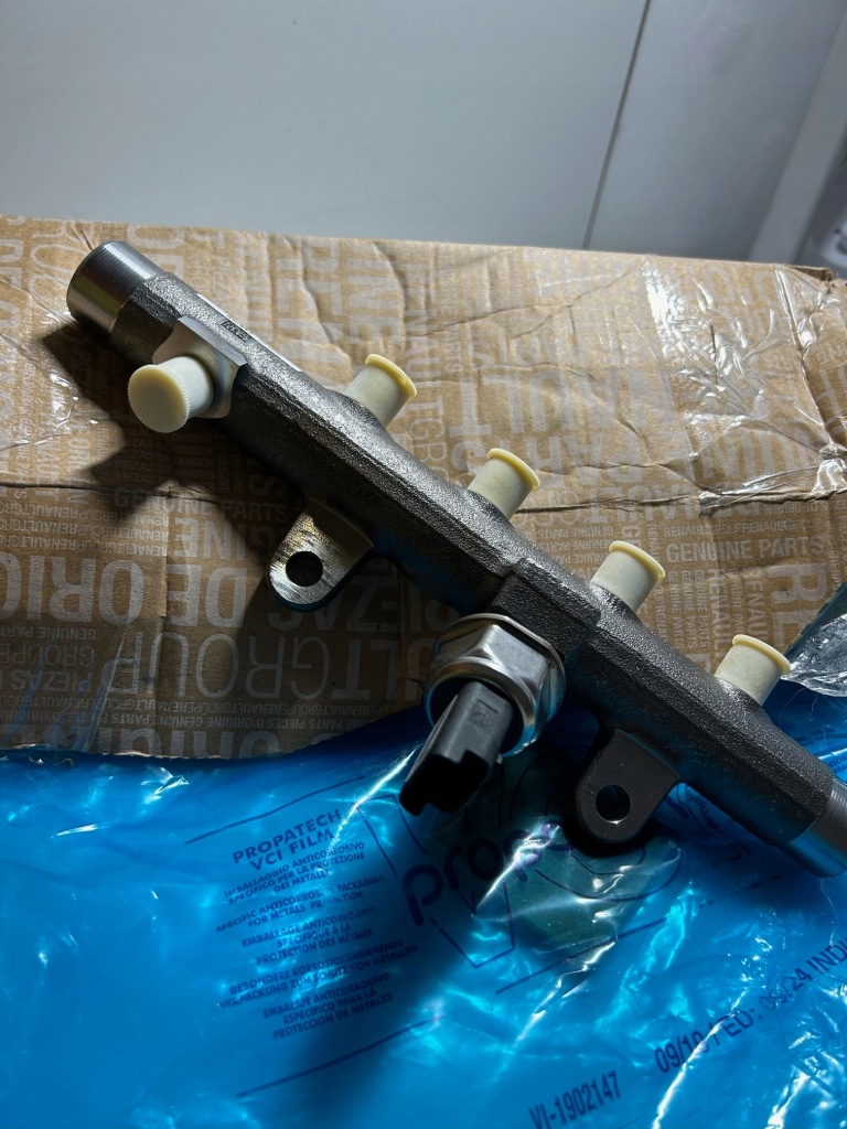 фото №3, Молдинг упорскування renault оригінальний номер 8200704212 renault missan 1.5 dci