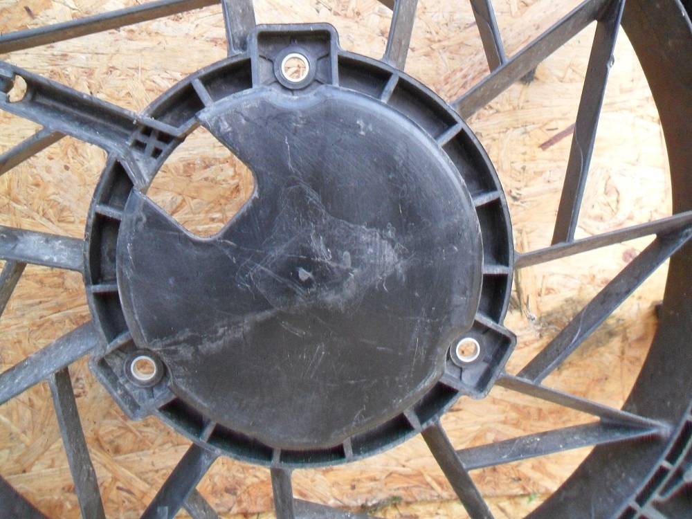 фото №7, Mercedes b-klassa w245 2005-корпус вентилятора